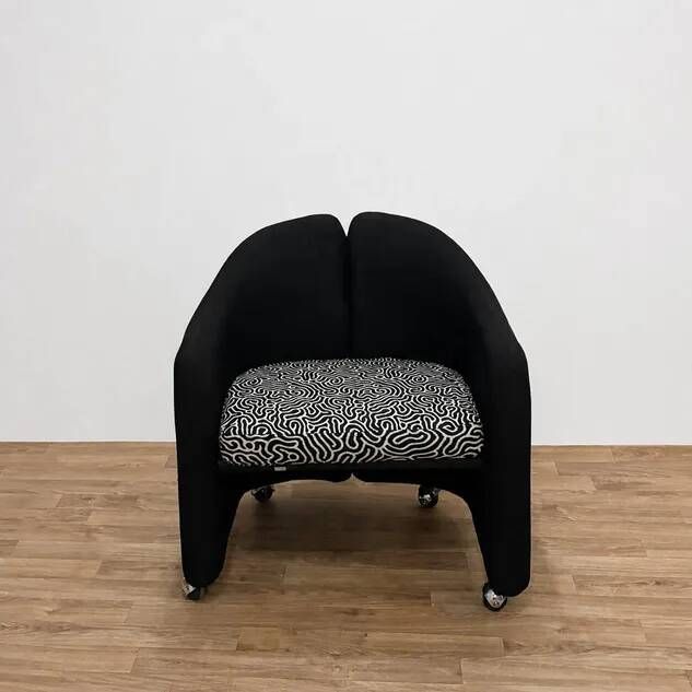 Pair of chairs by Eugenio Gerli for Tecno with patterns, 70s