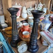 2 bougeoirs en bois sculpté 