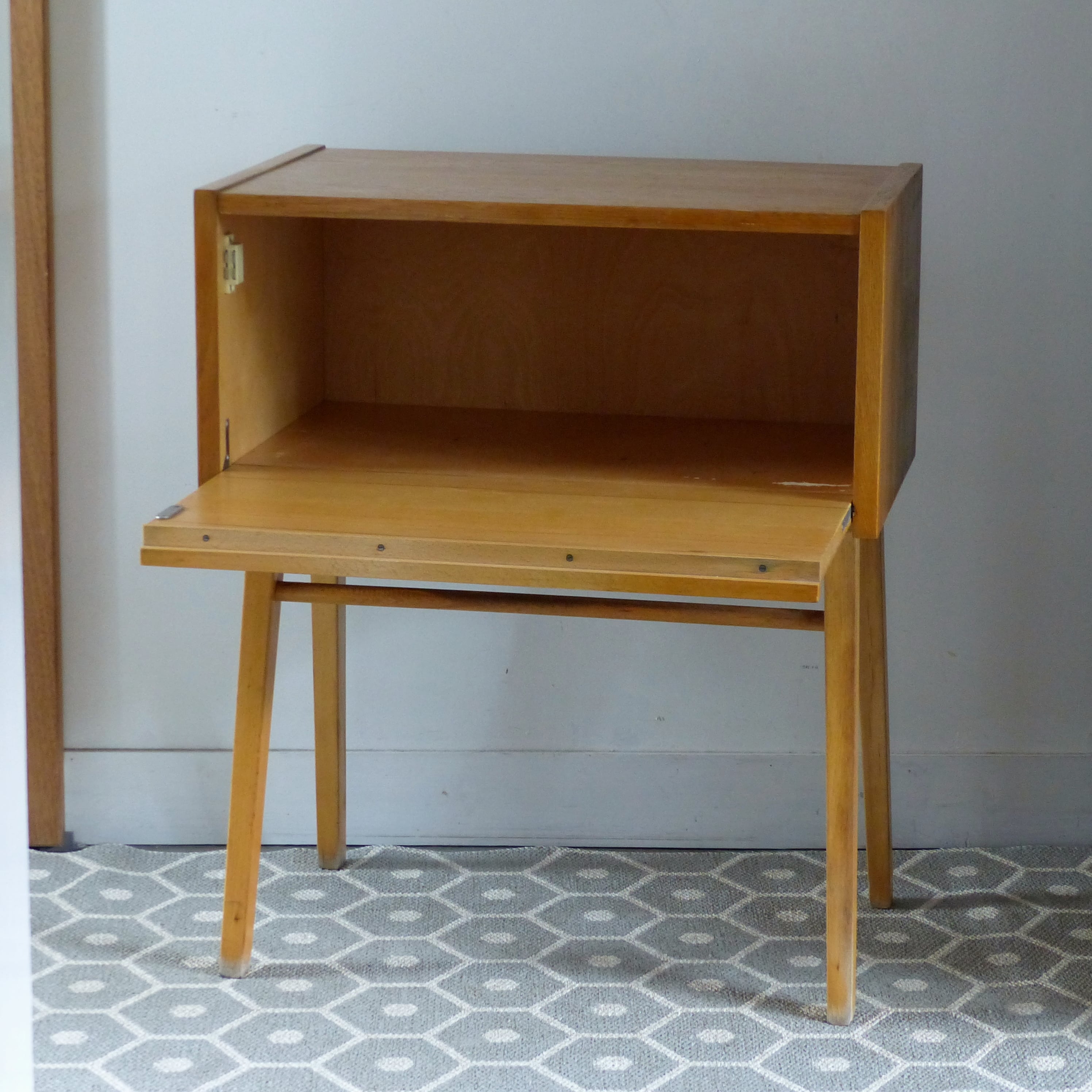 Furniture storage a flip-top box