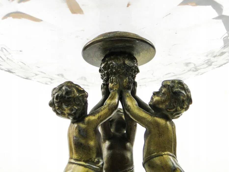 R8X Large figurative platter with cherubs in Art Nouveau style