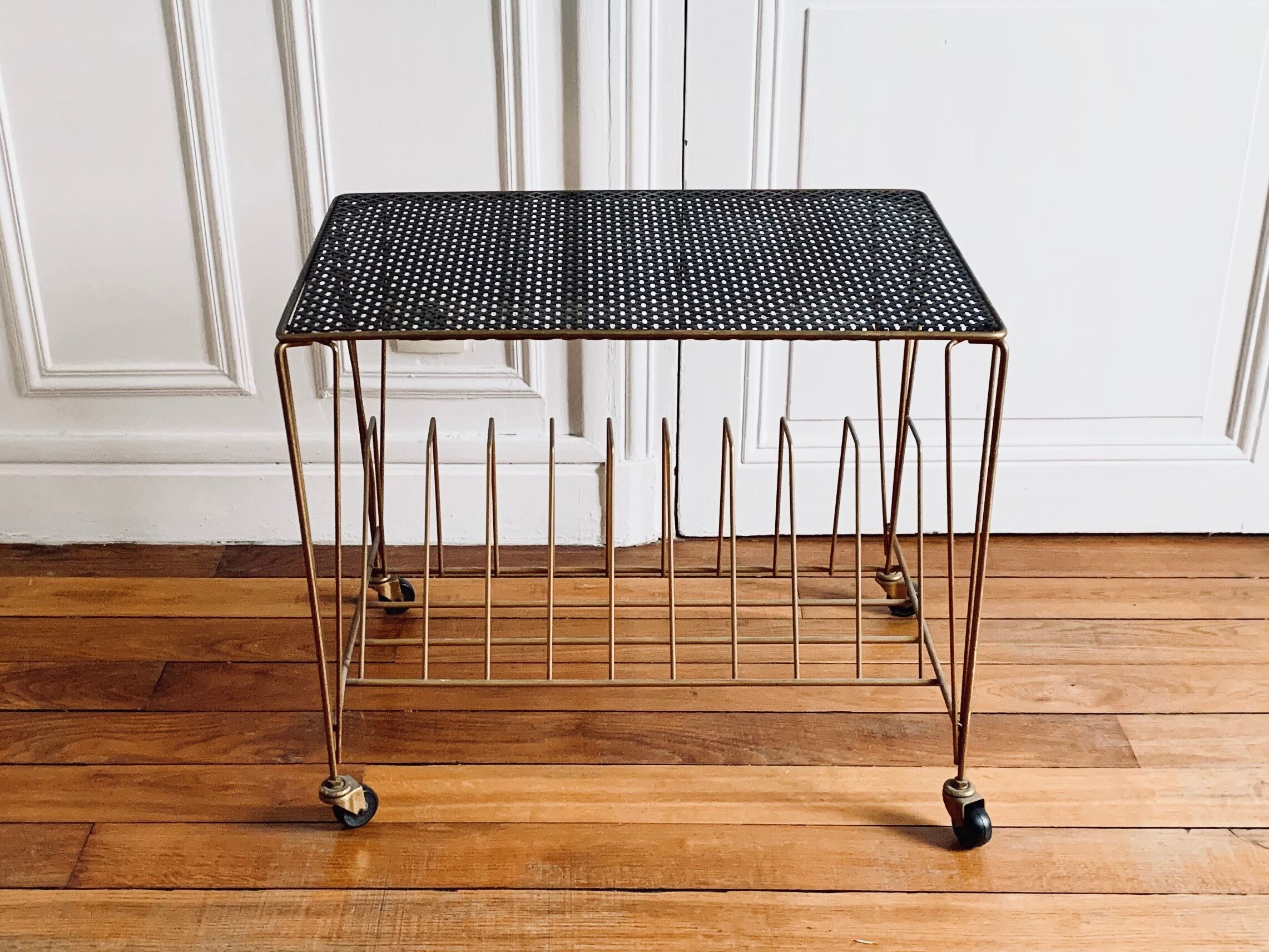 Desserte vintage métal avec porte vinyles