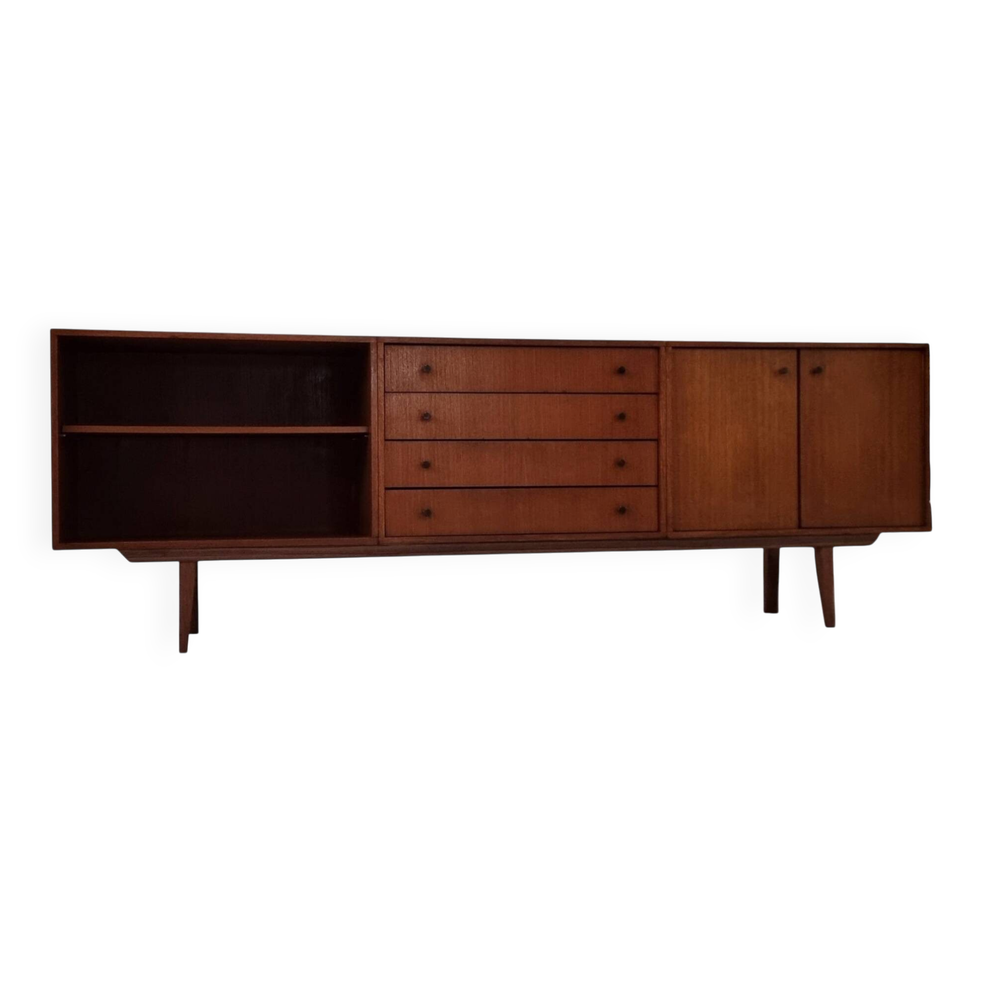Buffet du milieu du siècle
