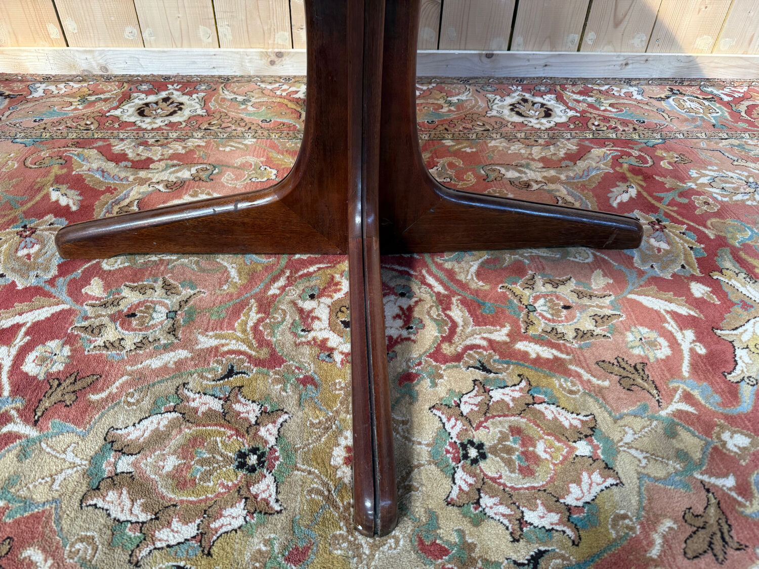 Baumann round table with extensions