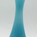 Vase en opaline bleu