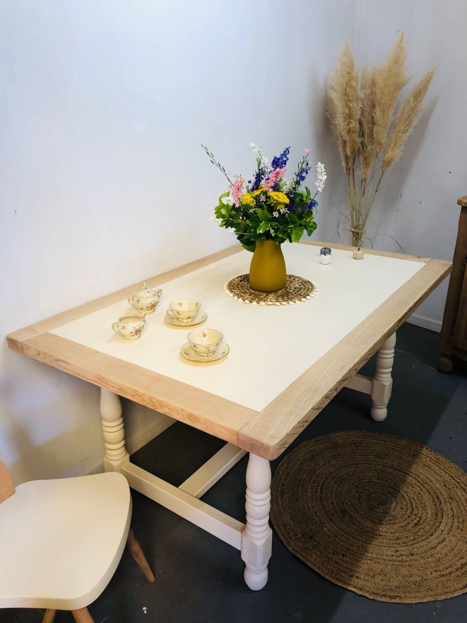Farm table