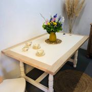 Farm table