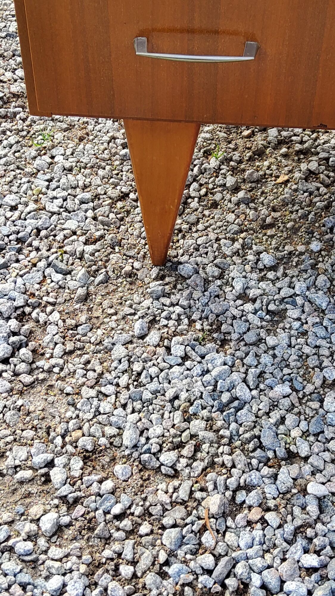 Vintage chest of drawers from the 50s/60s in golden mahogany 4 drawers feet bobbin