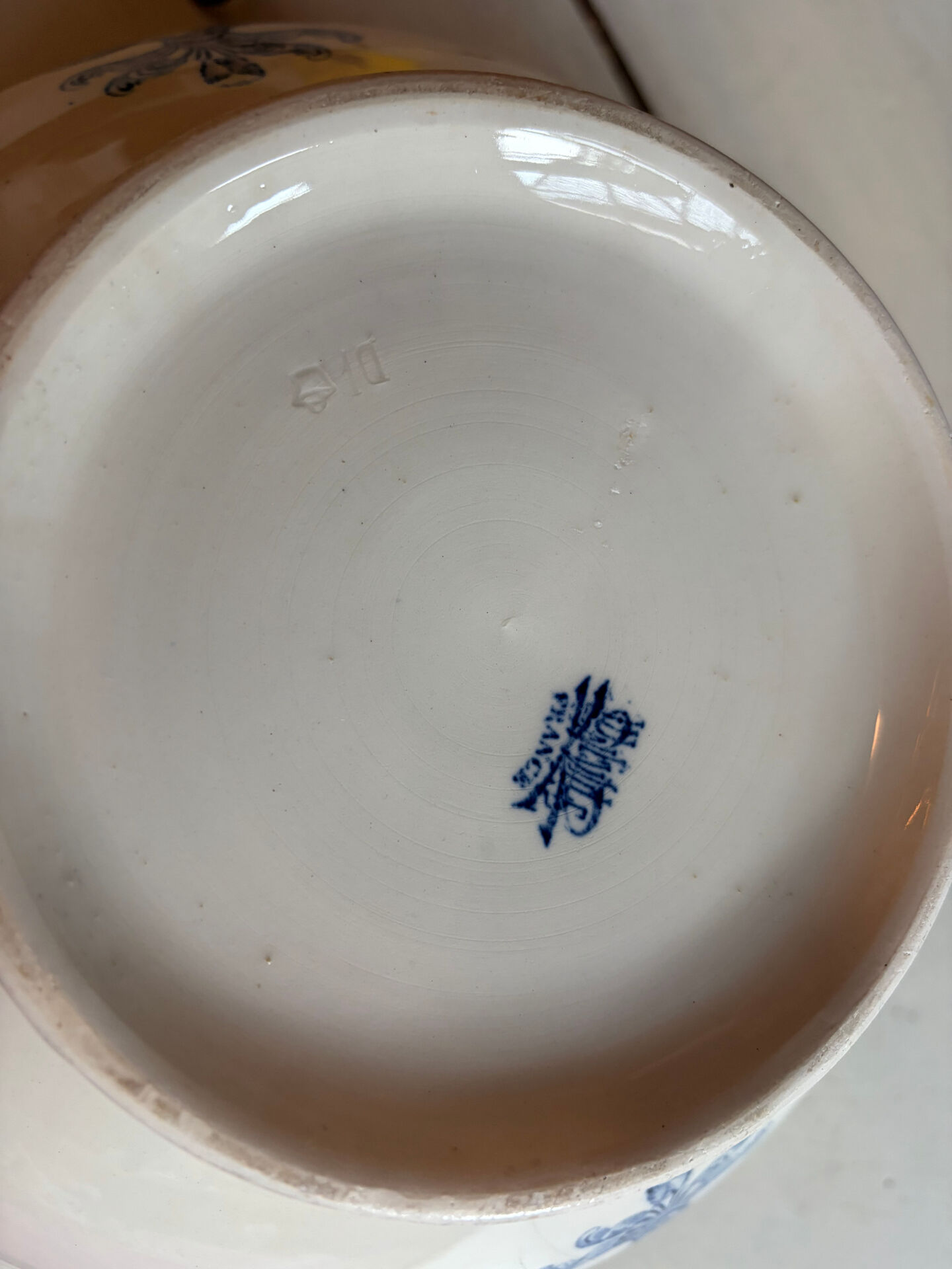 Ceramic basin
