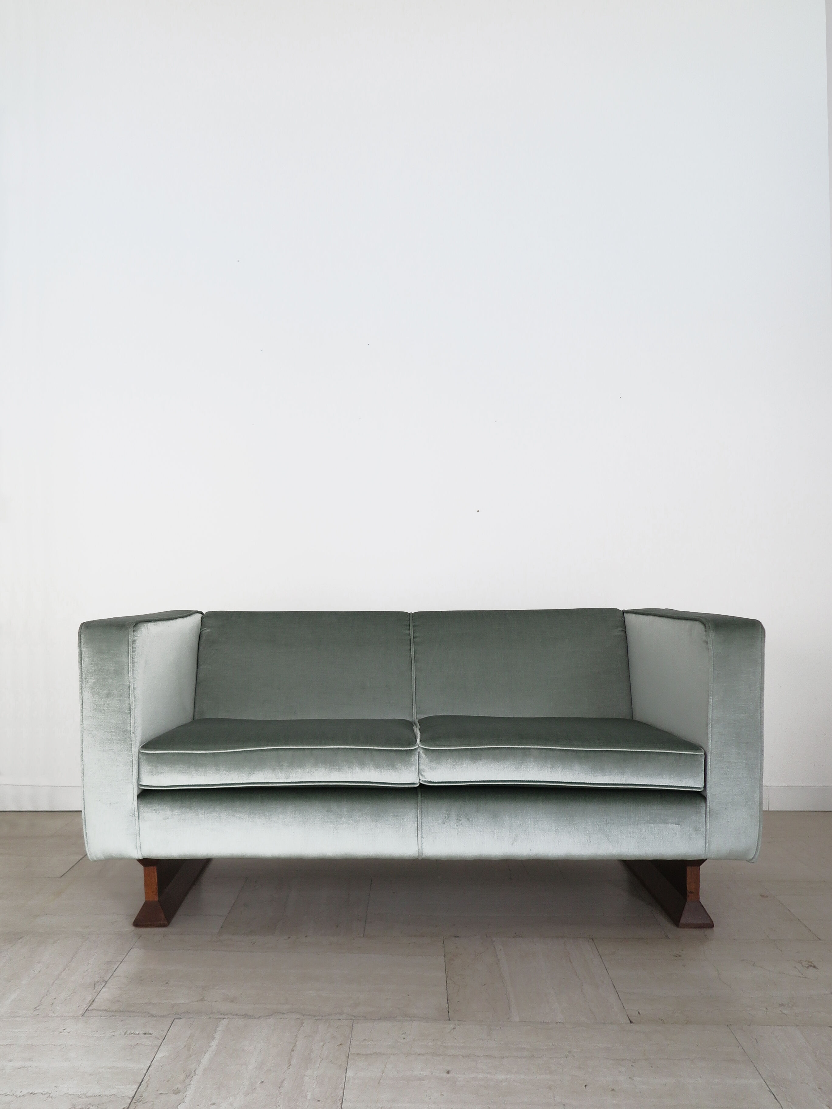 Canapé 2 places en velours Franco Albini pour Poggi, modèle DV33, Italie, années 1960.