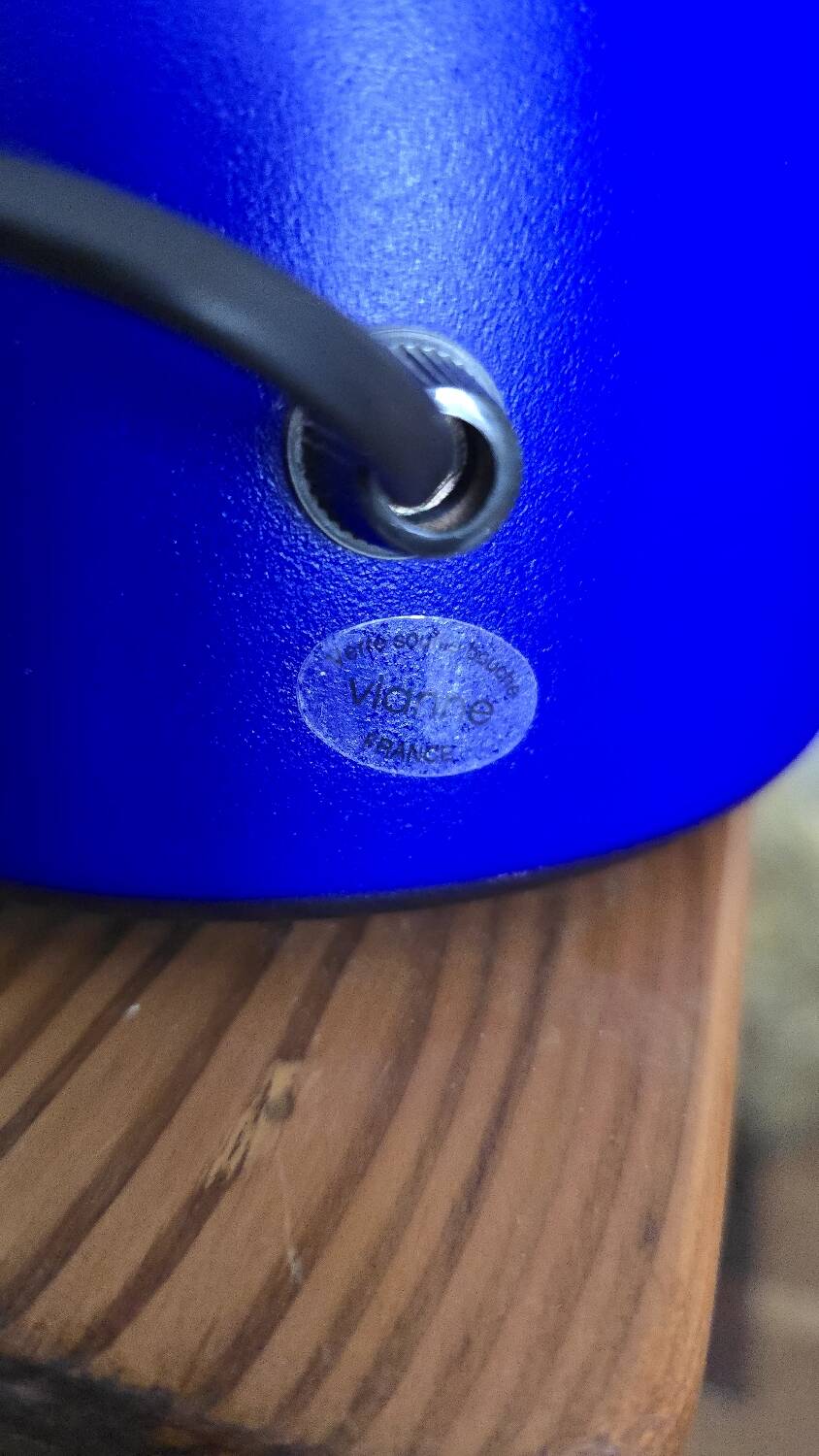 Lampe moderniste années 80 90 bleu cobalt bleu klein Verre de Vianne