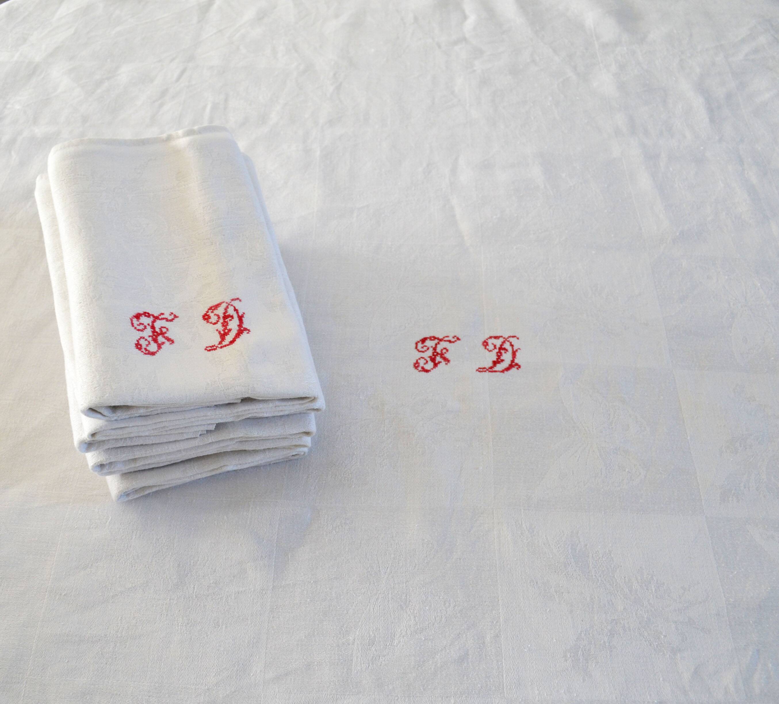 Old tablecloth & 5 linen damask napkins