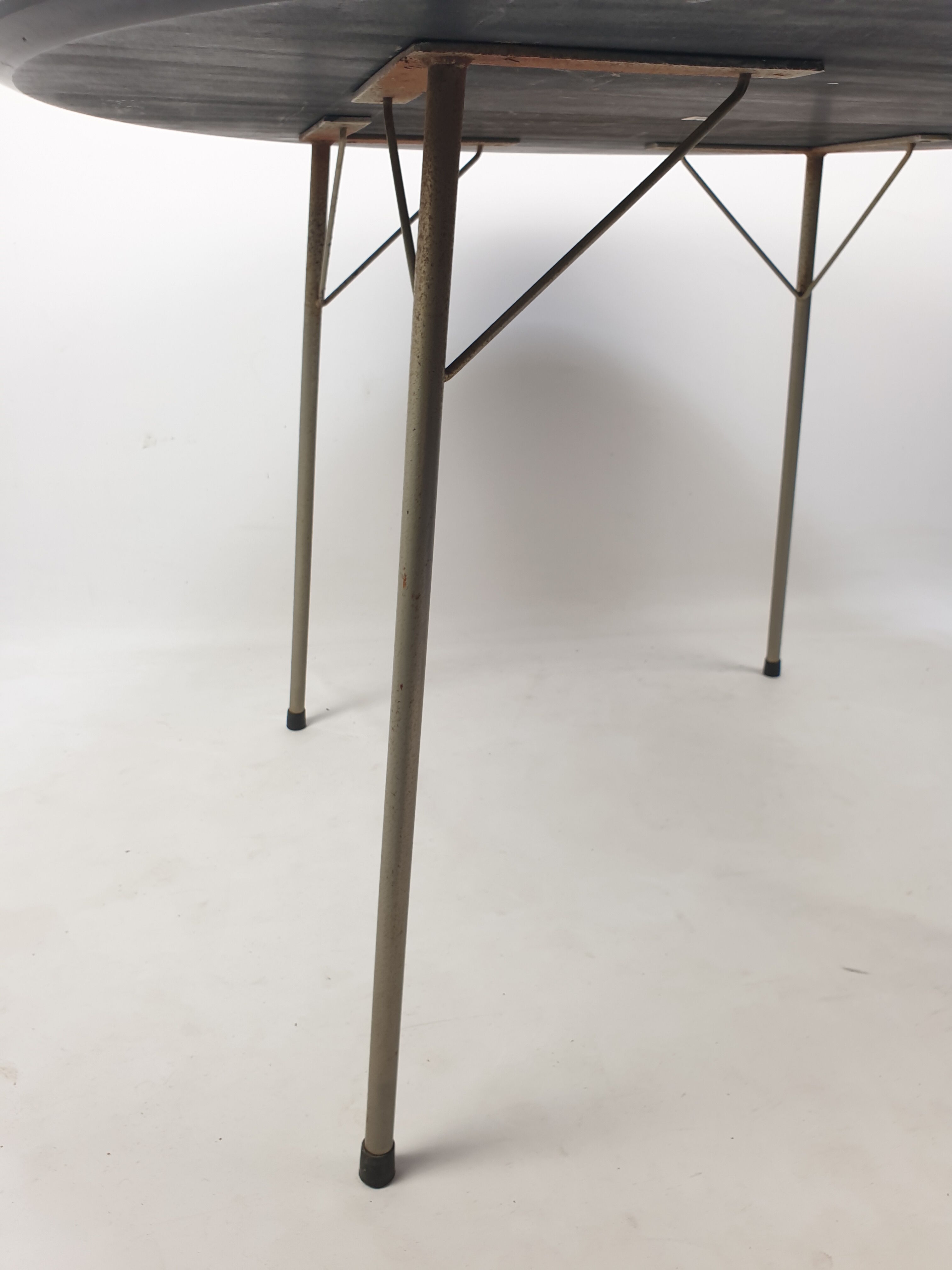 Round dining table model tm41 for Pastoe, 1960s