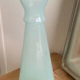 Vase vintage en verre opalin bleu pâle - col festonné - style années 5