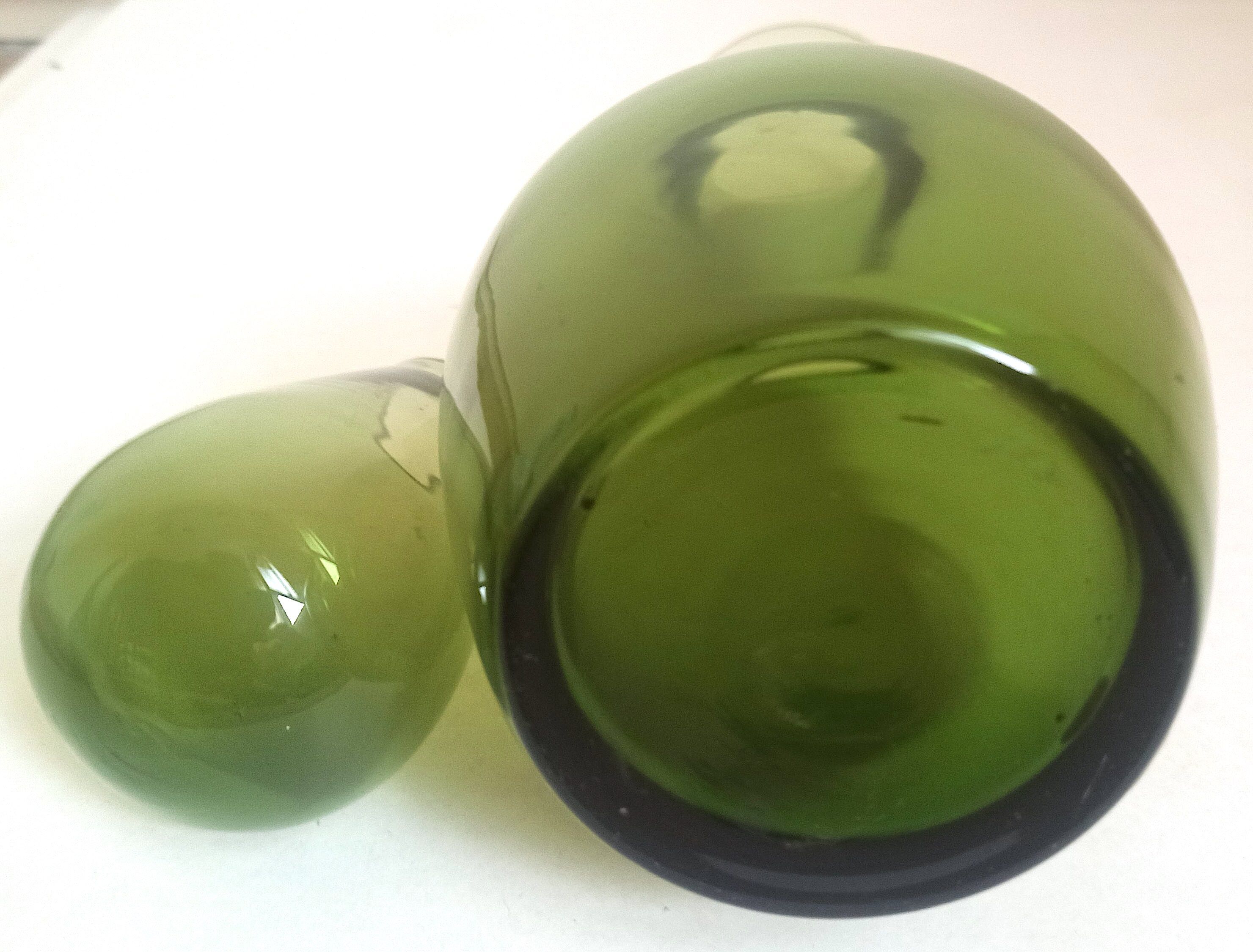 Carafe and its cap 70s, height 28 cm