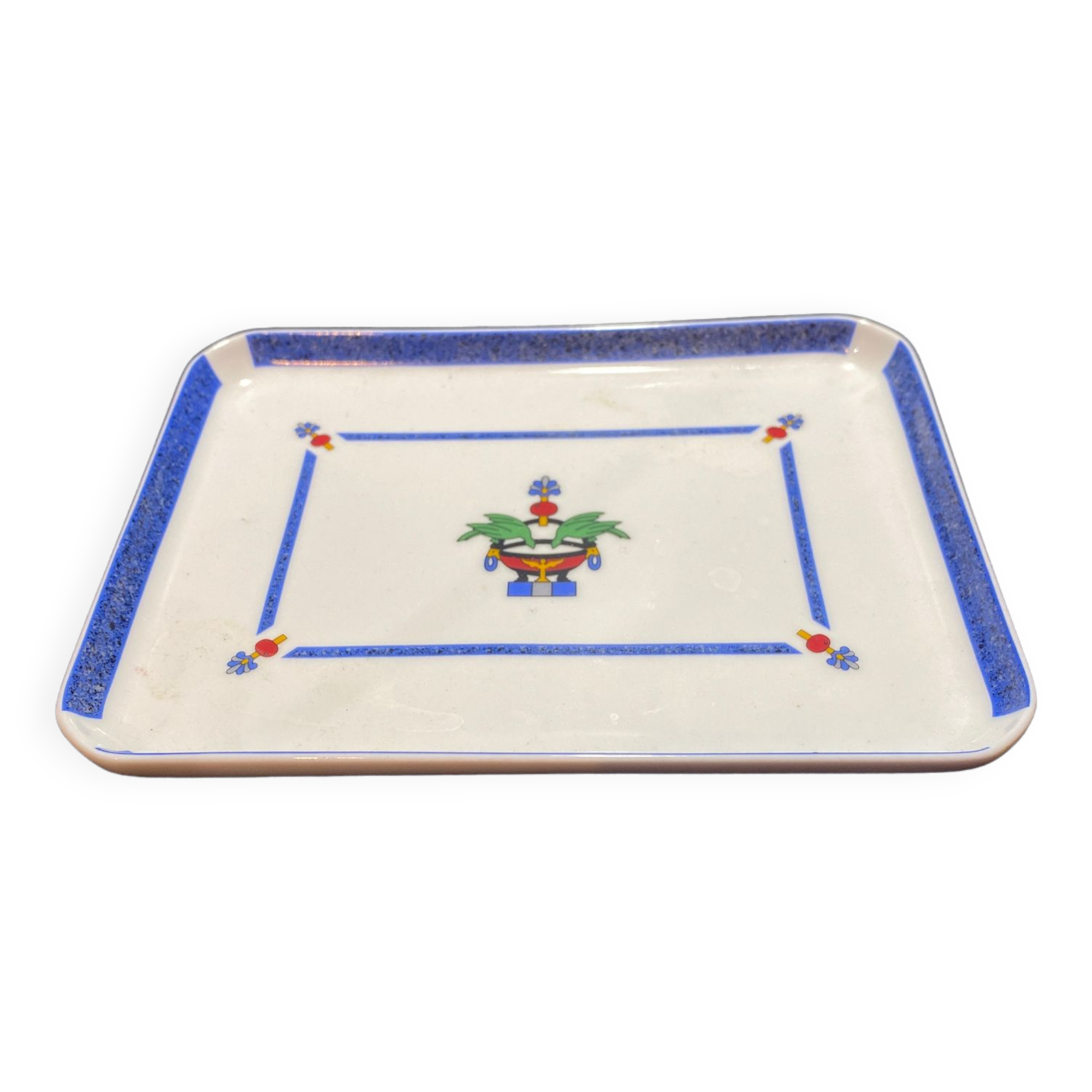 Porcelain centerpiece