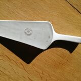 Porcelain pie shovel
