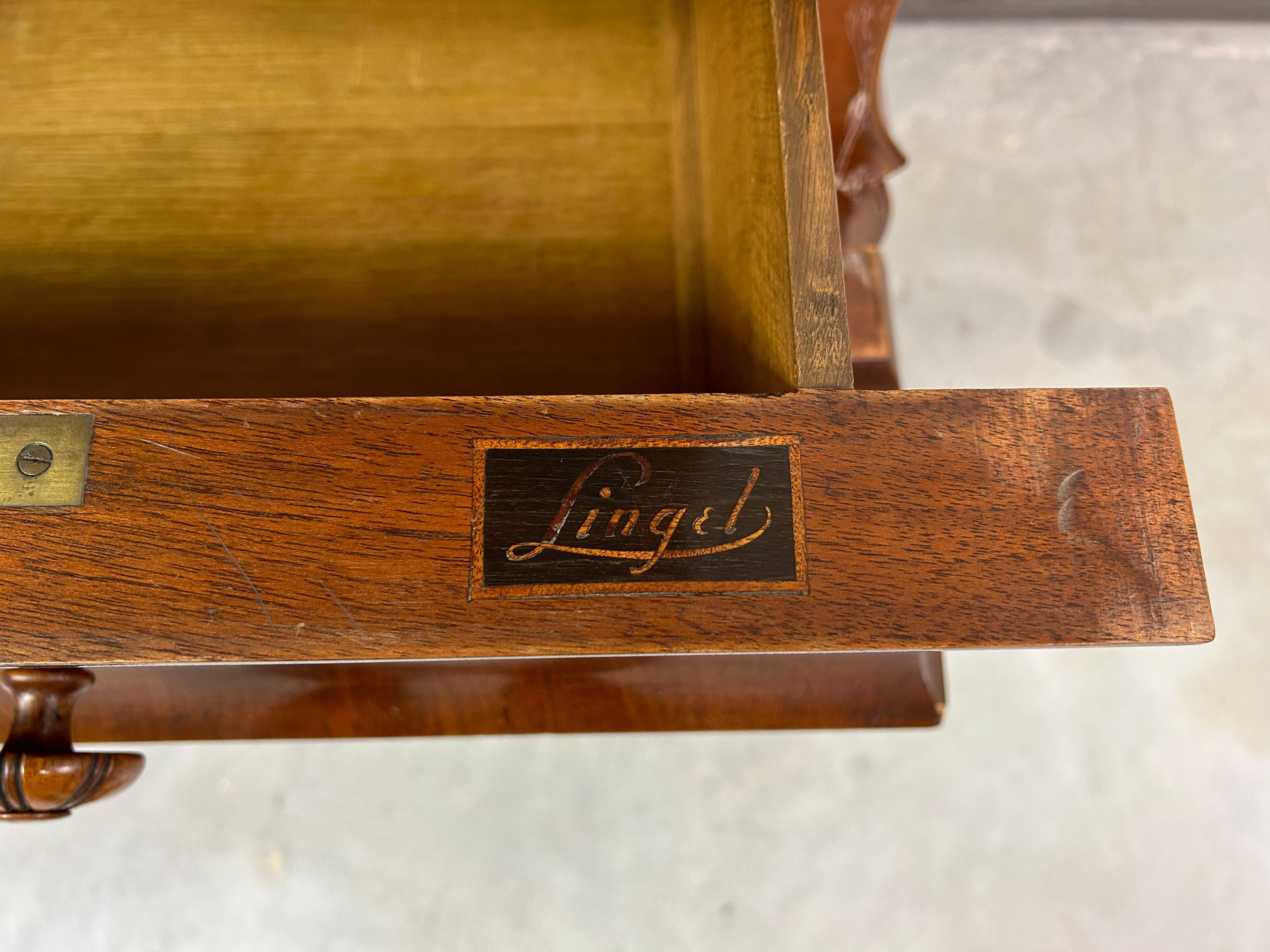 Large Art Deco display case by Lingel