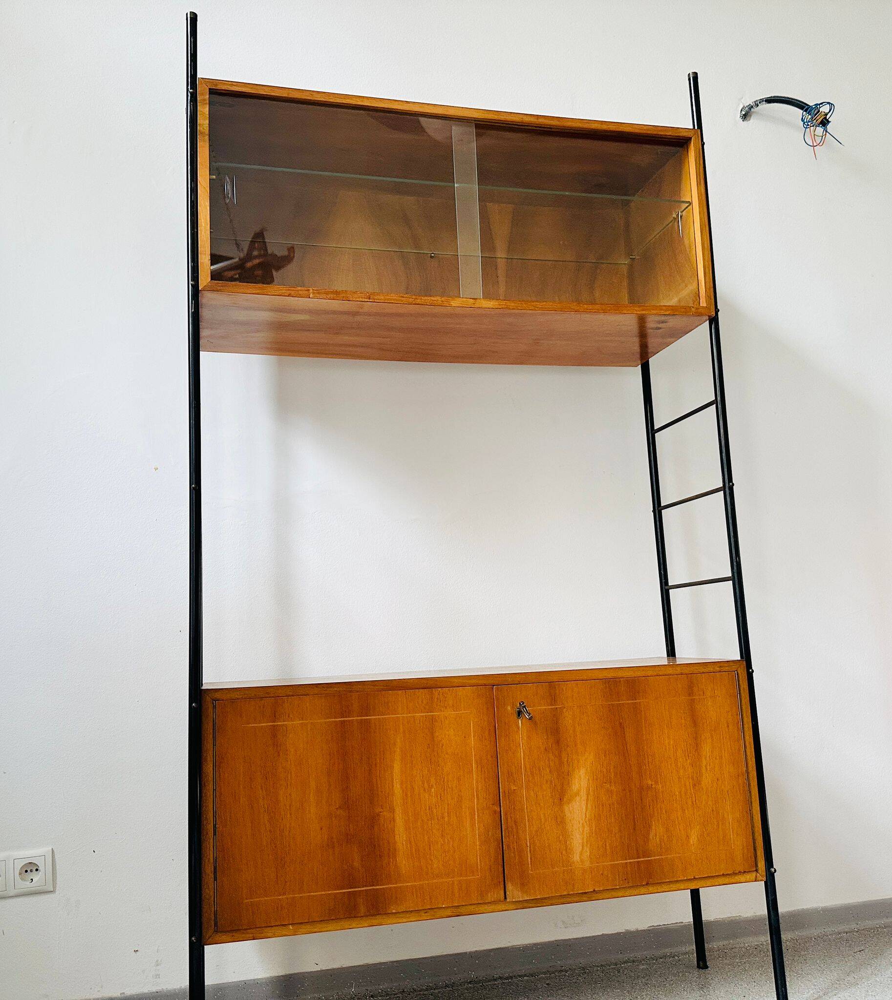 Mid-Century ladder shelving unit from the 1950s–60s