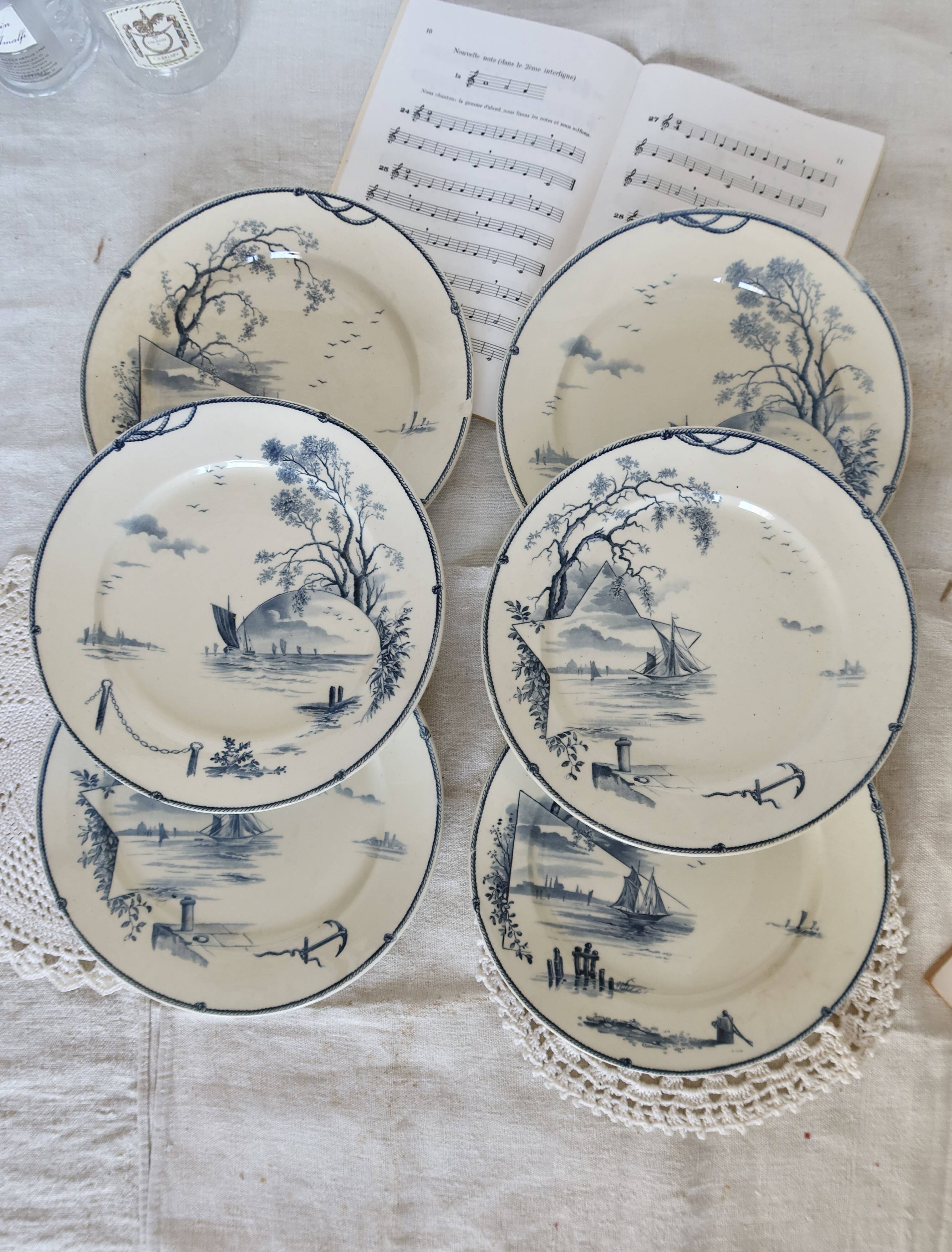 Table service 63 pieces Gien earthenware 19th century Marines model