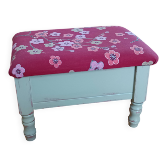 Footrest with storage.