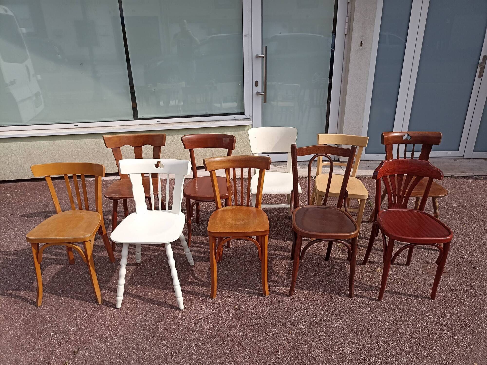 Set of 10 mismatched wooden bistro chairs - vintage