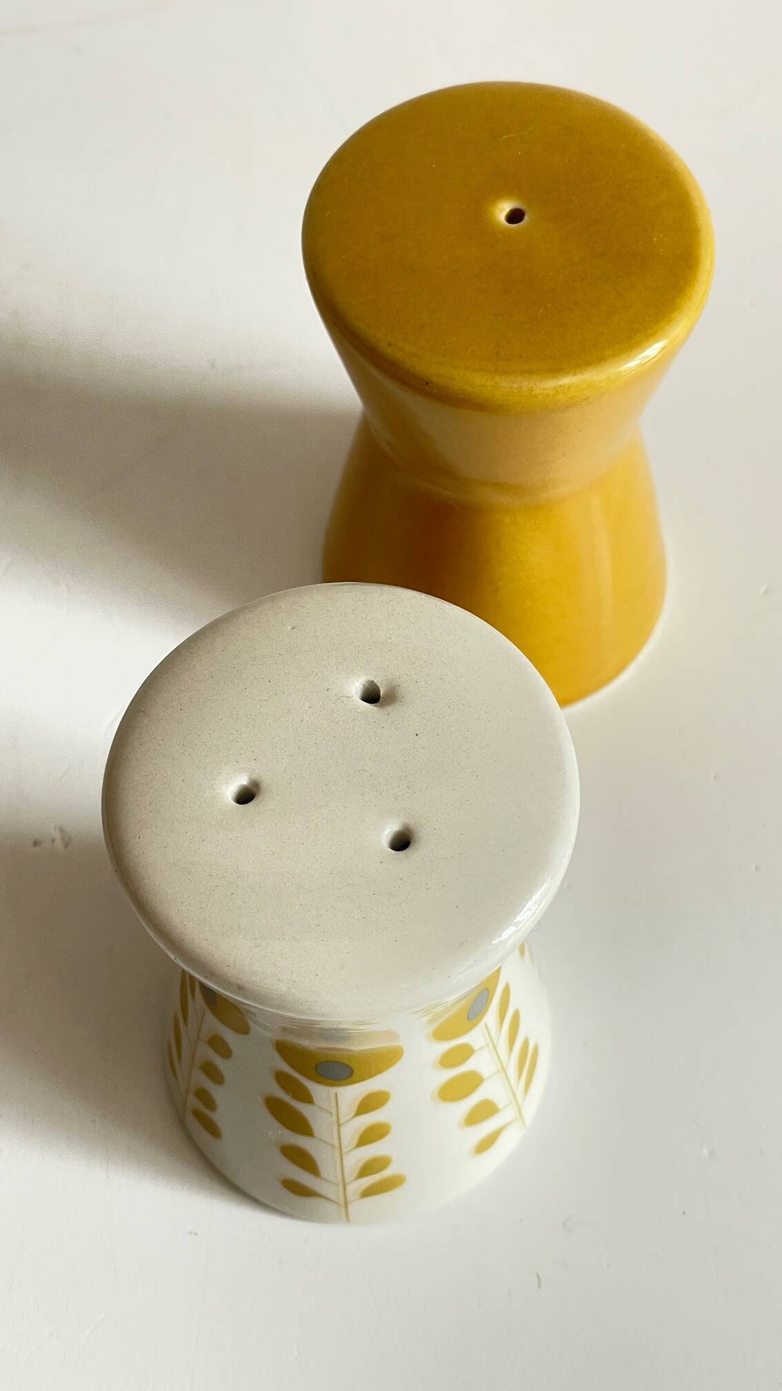 Salière et poivrière céramique esprit scandinave vintage