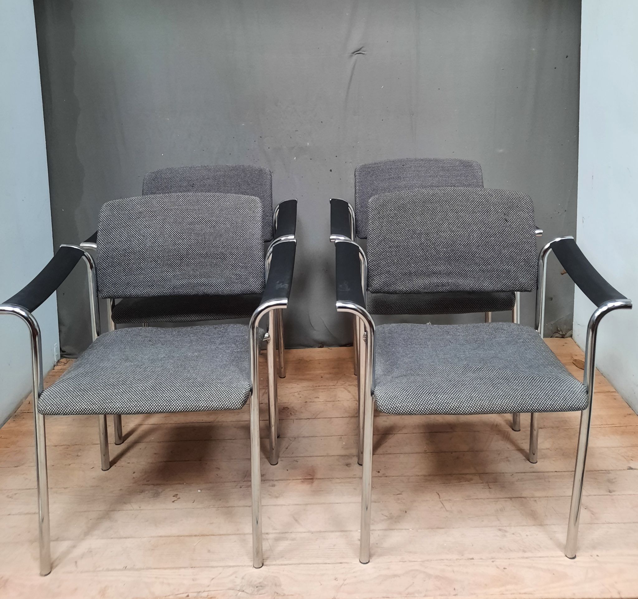 Suite of 4 contemporary armchairs in chrome-plated metal