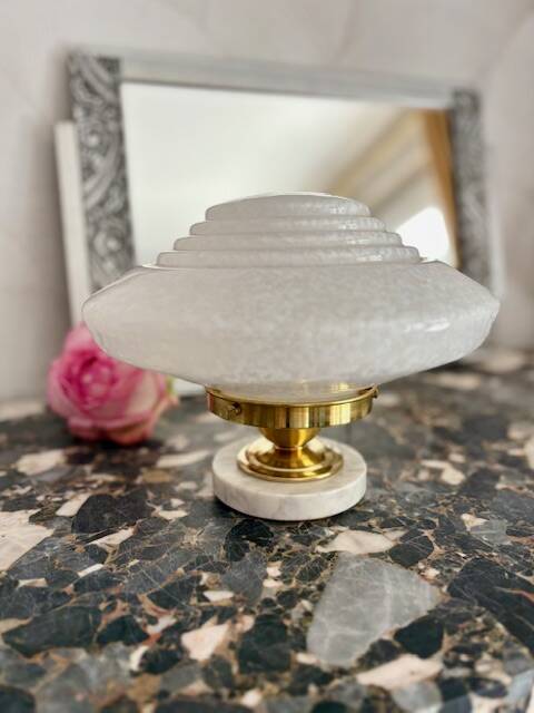 Art Deco saucer lamp in Clichy glass
