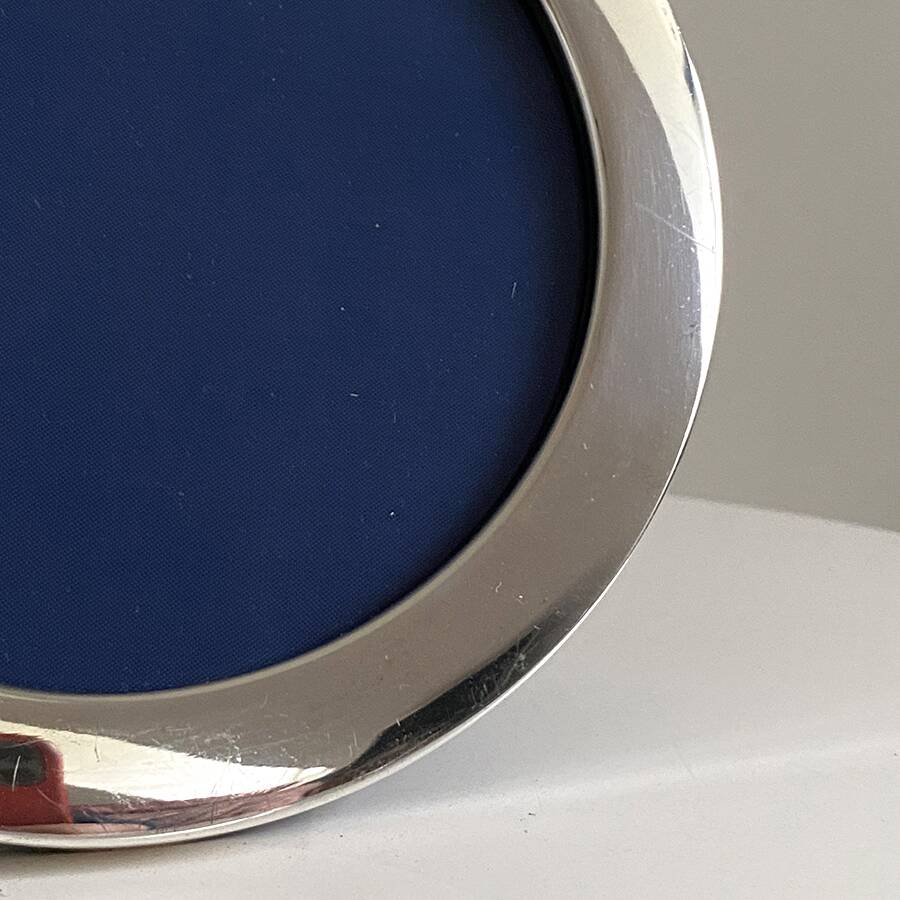 Metal photo frame
