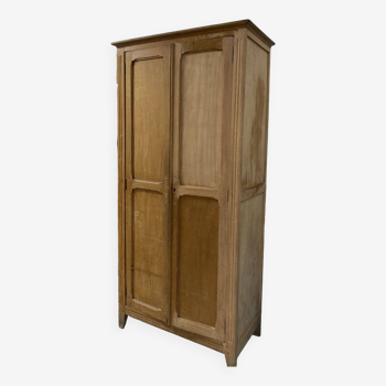 Armoire parisienne