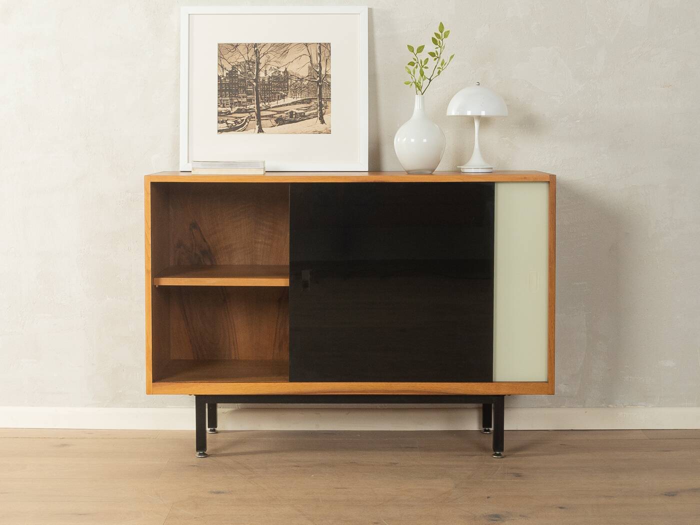 Commode classique des années 1950