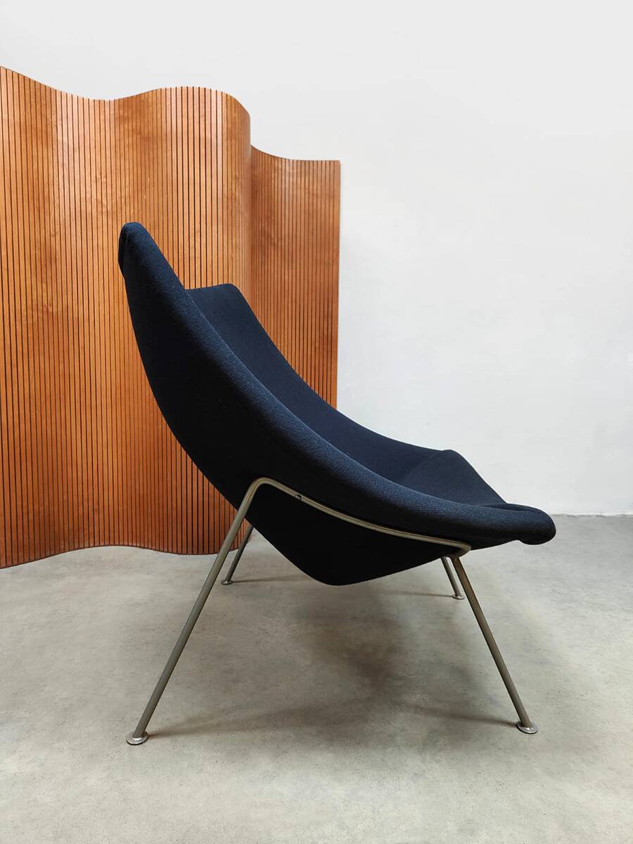 Vintage design Artifort 'Oyster' lounge chair Pierre Paulin F157
