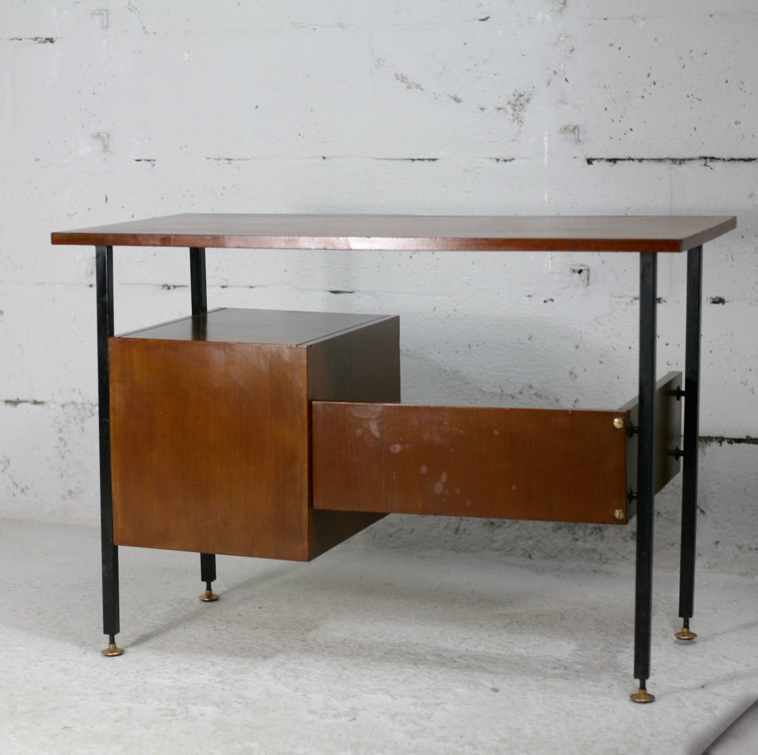 Bureau en bois léger, France, circa 1950