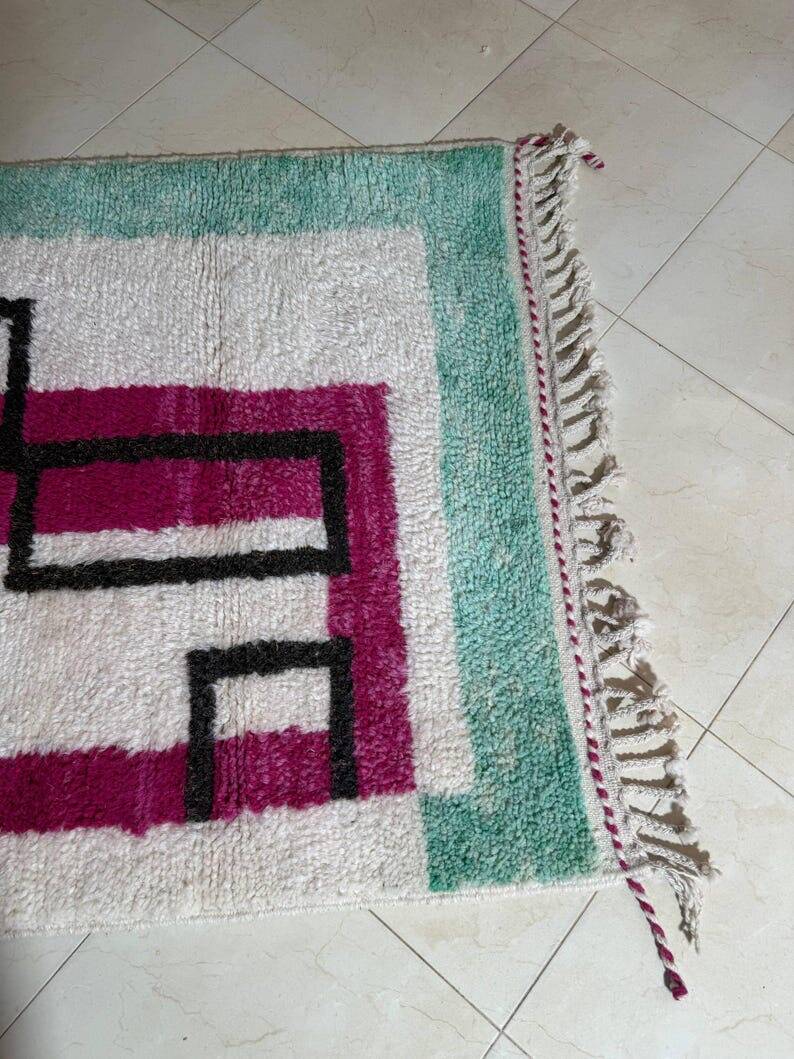 Authentic handmade Berber rug, size 140/260 cm.