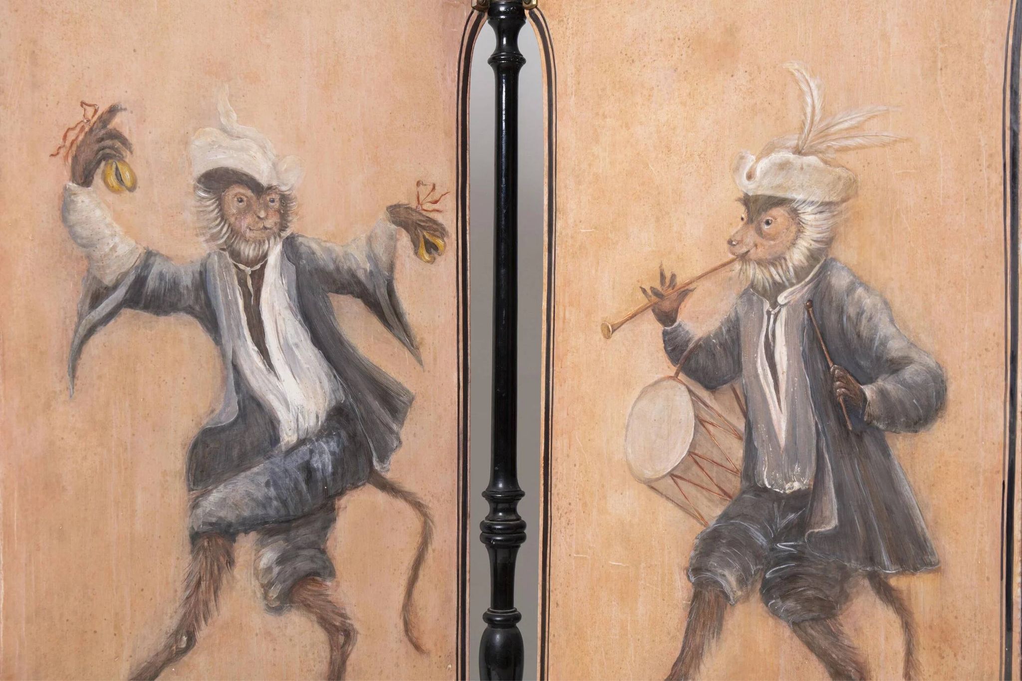 Paravent italien avec peinture décorative récente
