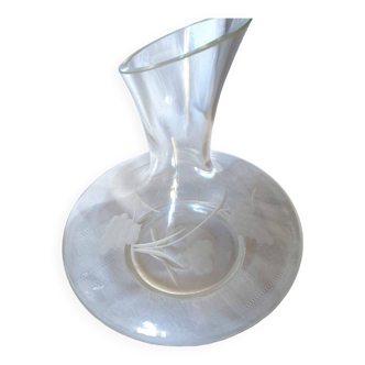 Mouth-blown glass decanter with grape and vine motif