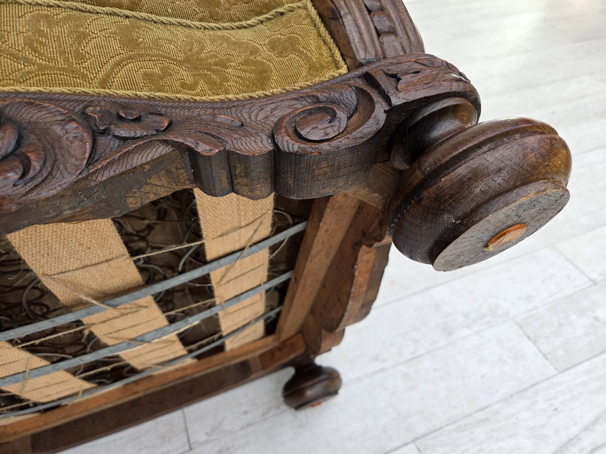 Fauteuil danois à dossier haut, années 1960, laine d'ameublement, bois de chêne massif.