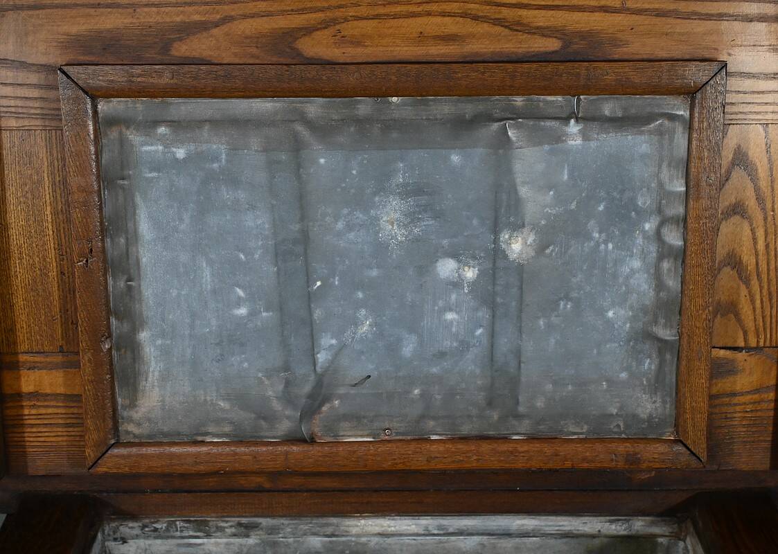 Small Oak Icebox – Early 20th Century
