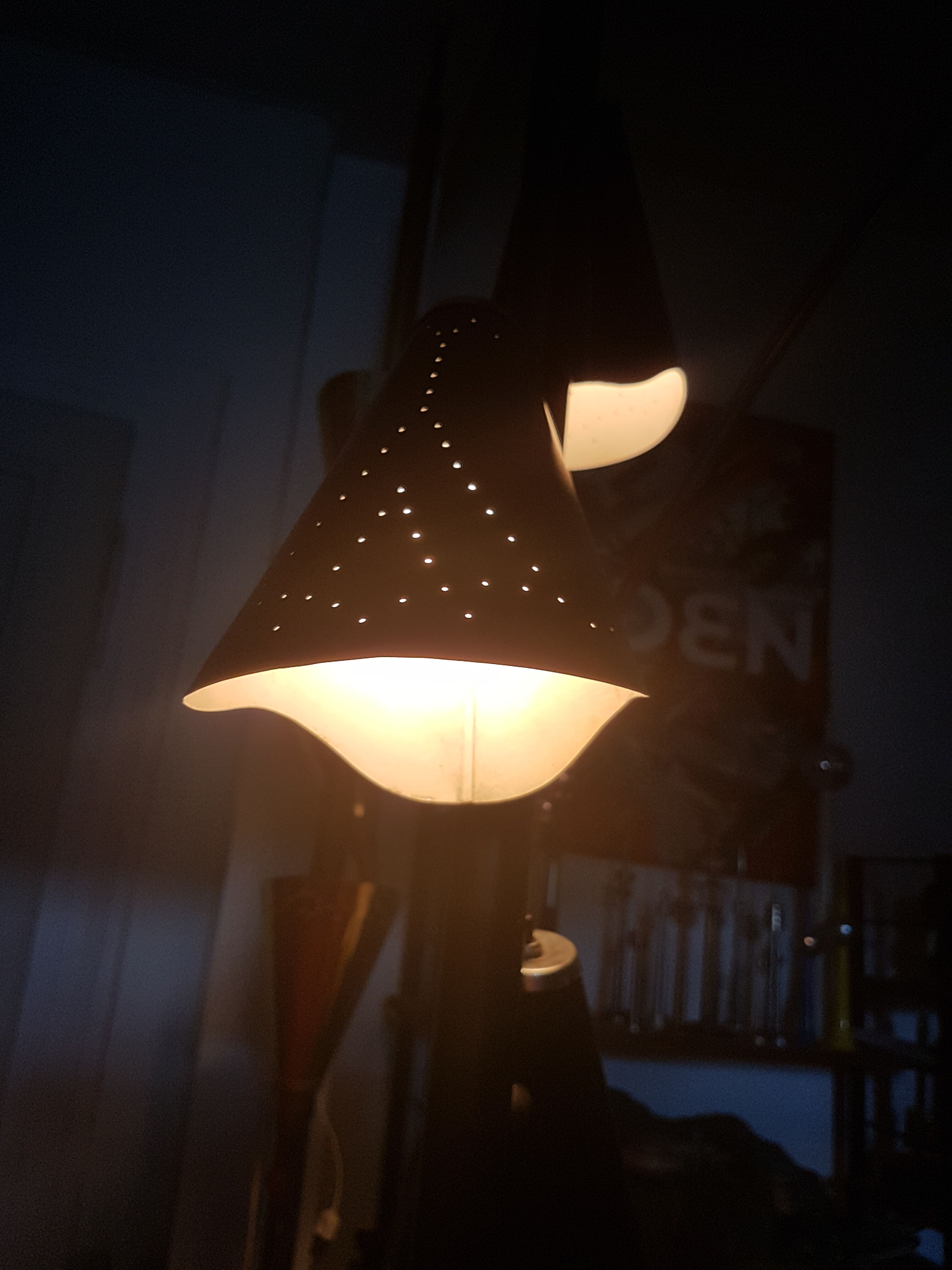 Floor lamp "tension pole lamp" American of the 1950s