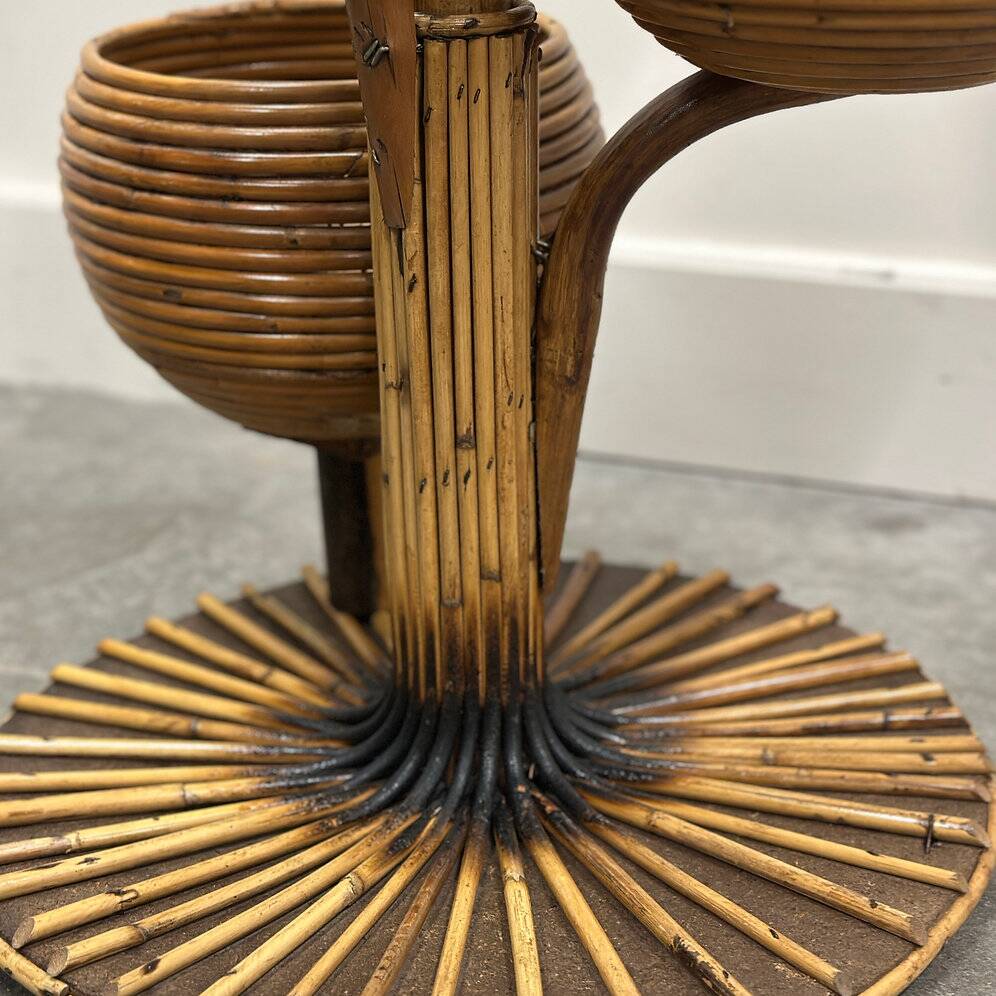 Support à plantes italien en bambou à plusieurs niveaux des années 1960, avec cinq coupes sculpturales.