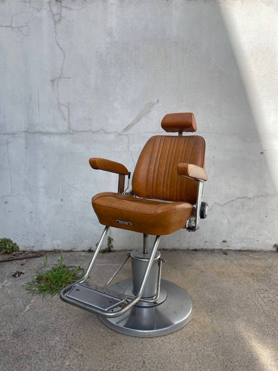 Belmont hairdressing chair