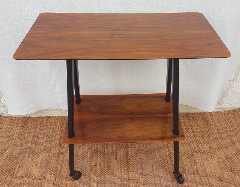 Dessert or rolling table