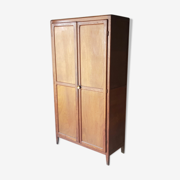 Armoire parisienne