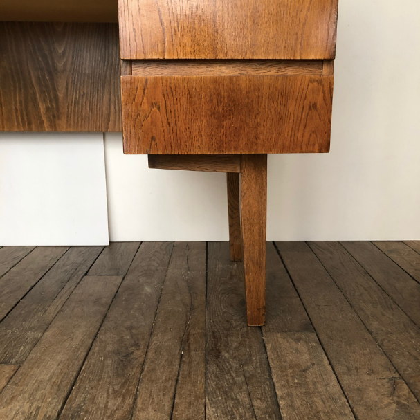 Bureau vintage en bois foncé