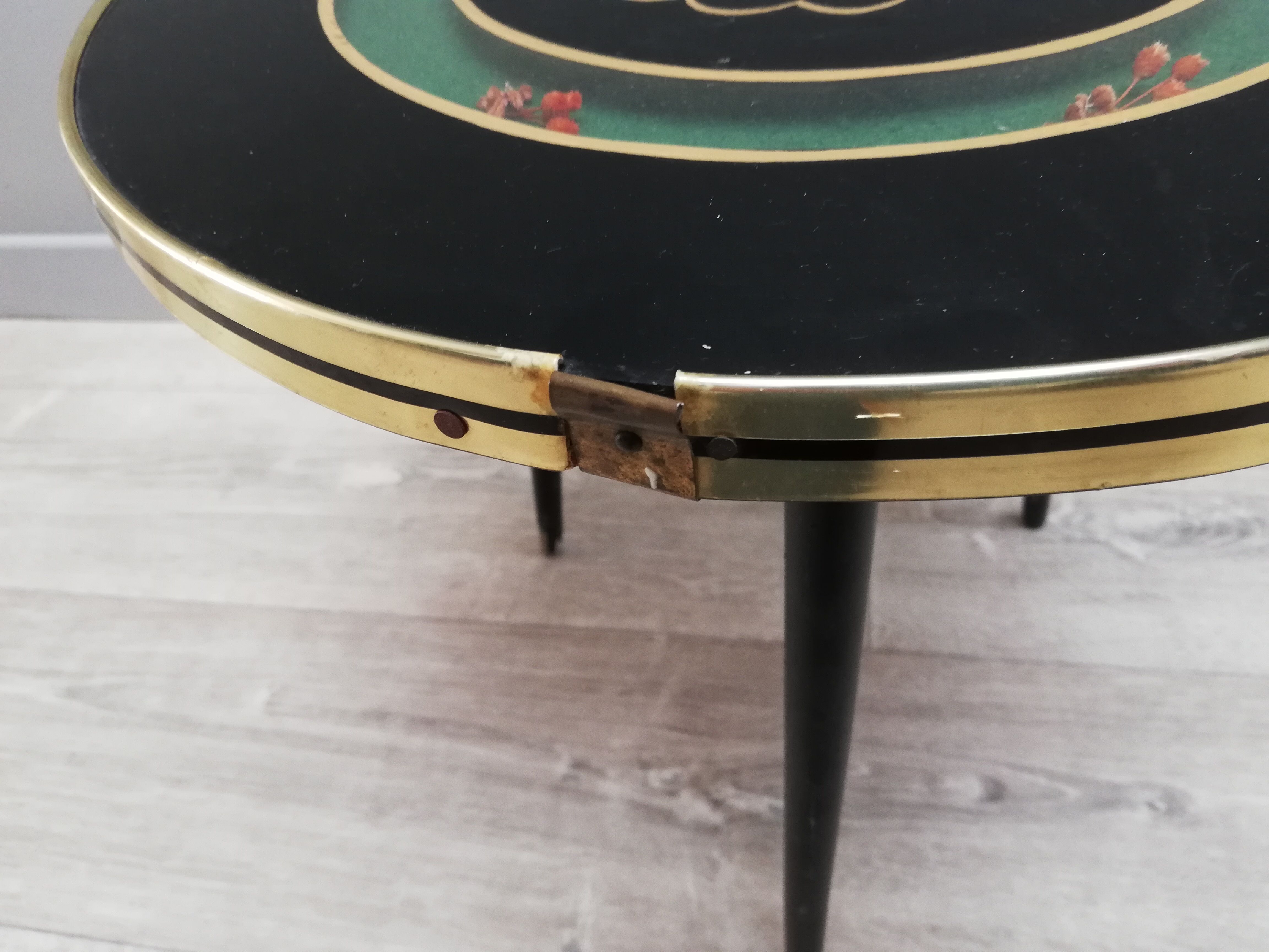 Table d'appoint tripode pieds compas avec plateau et vitrine en verre, vintage