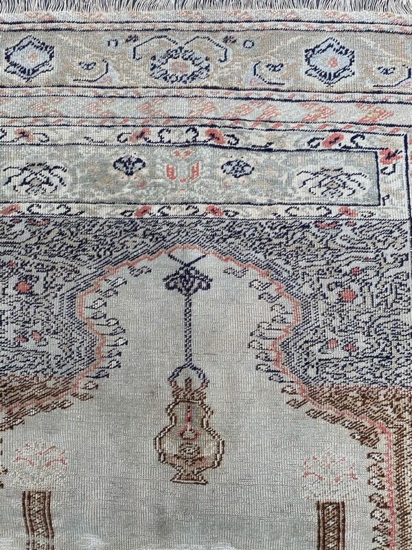 Ancient Turkish prayer rug ghyordes 122x145 cm