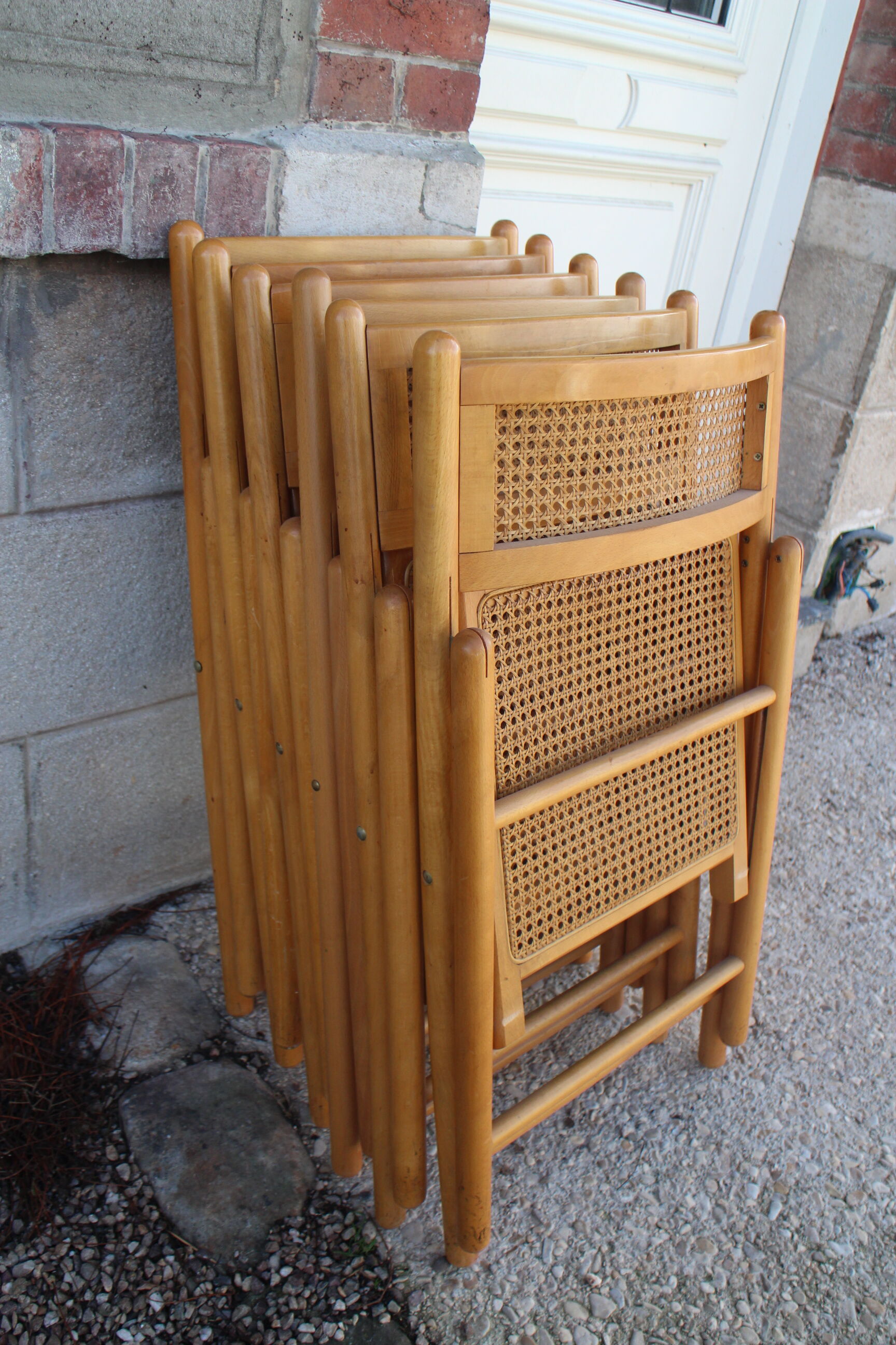 Series of 6 folding chairs canned