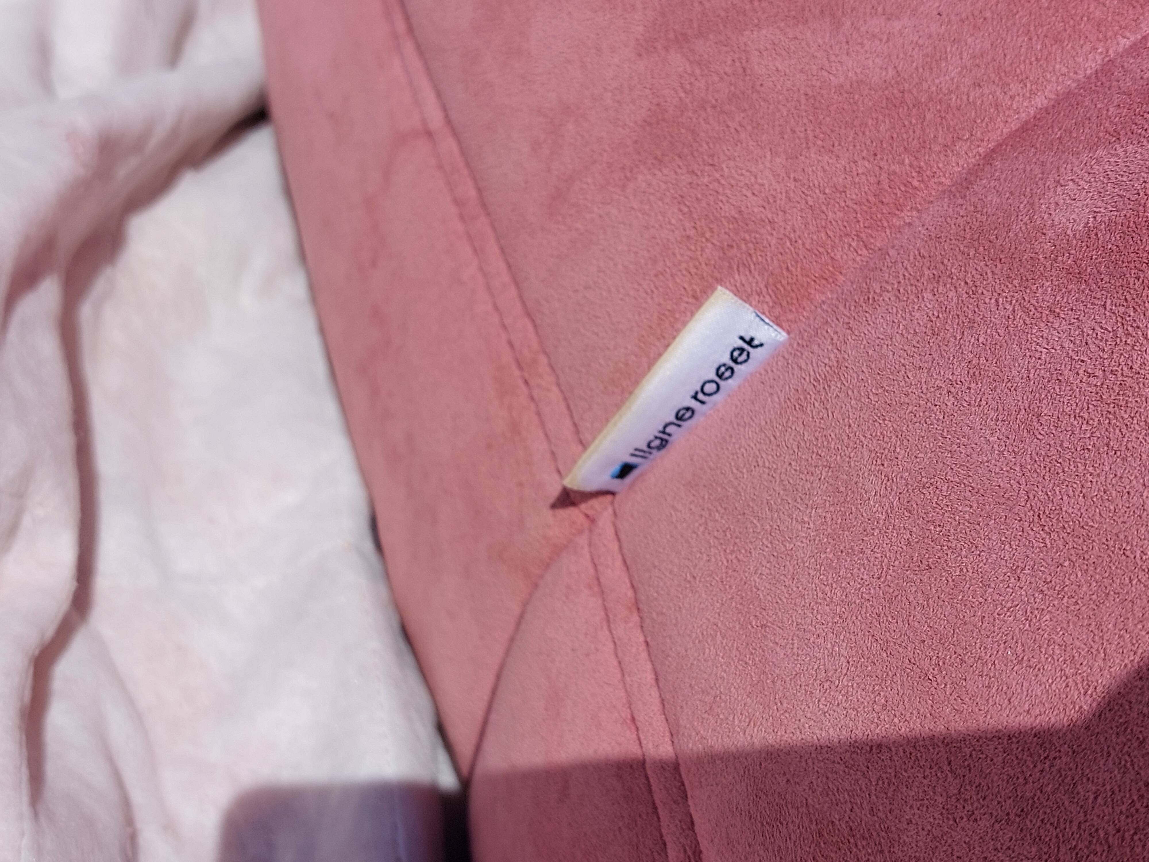 Chauffeuse Togo en velours vieux rose - Ligne Roset