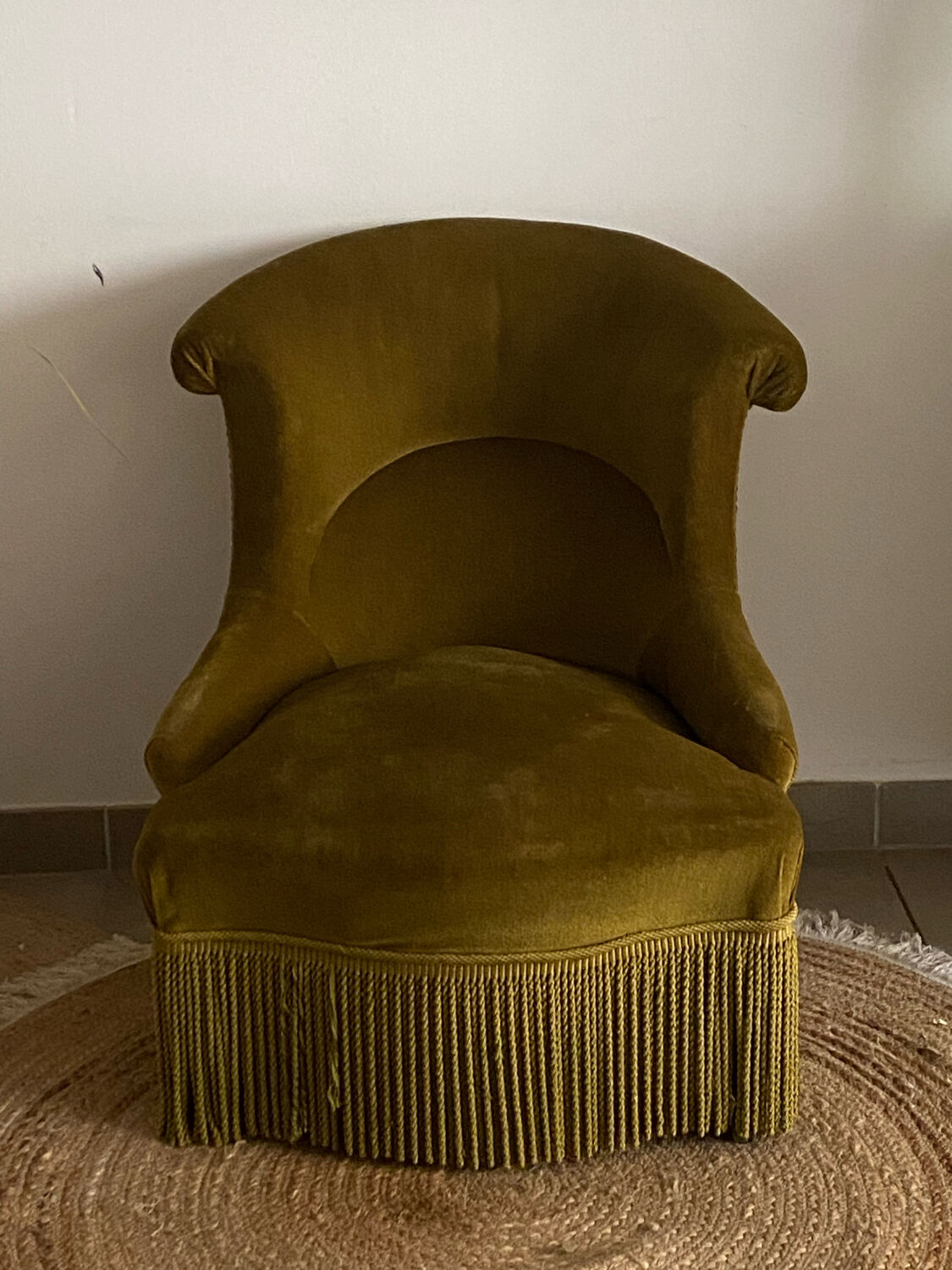 Green velvet toad armchair