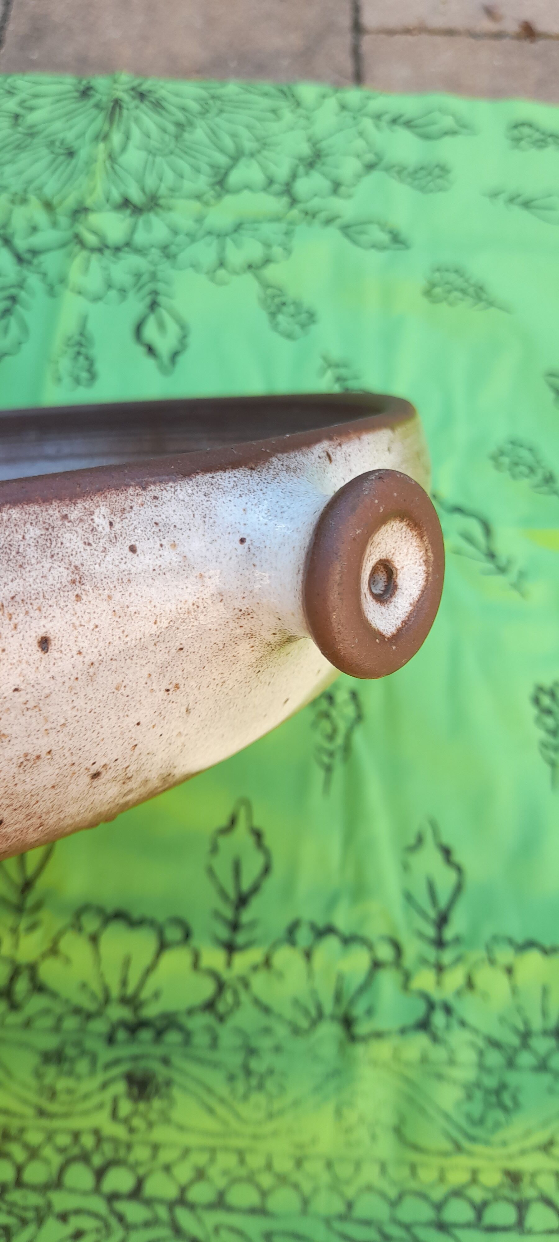 Set of 3 dishes in varnished pyrity sandstone, cream and brown